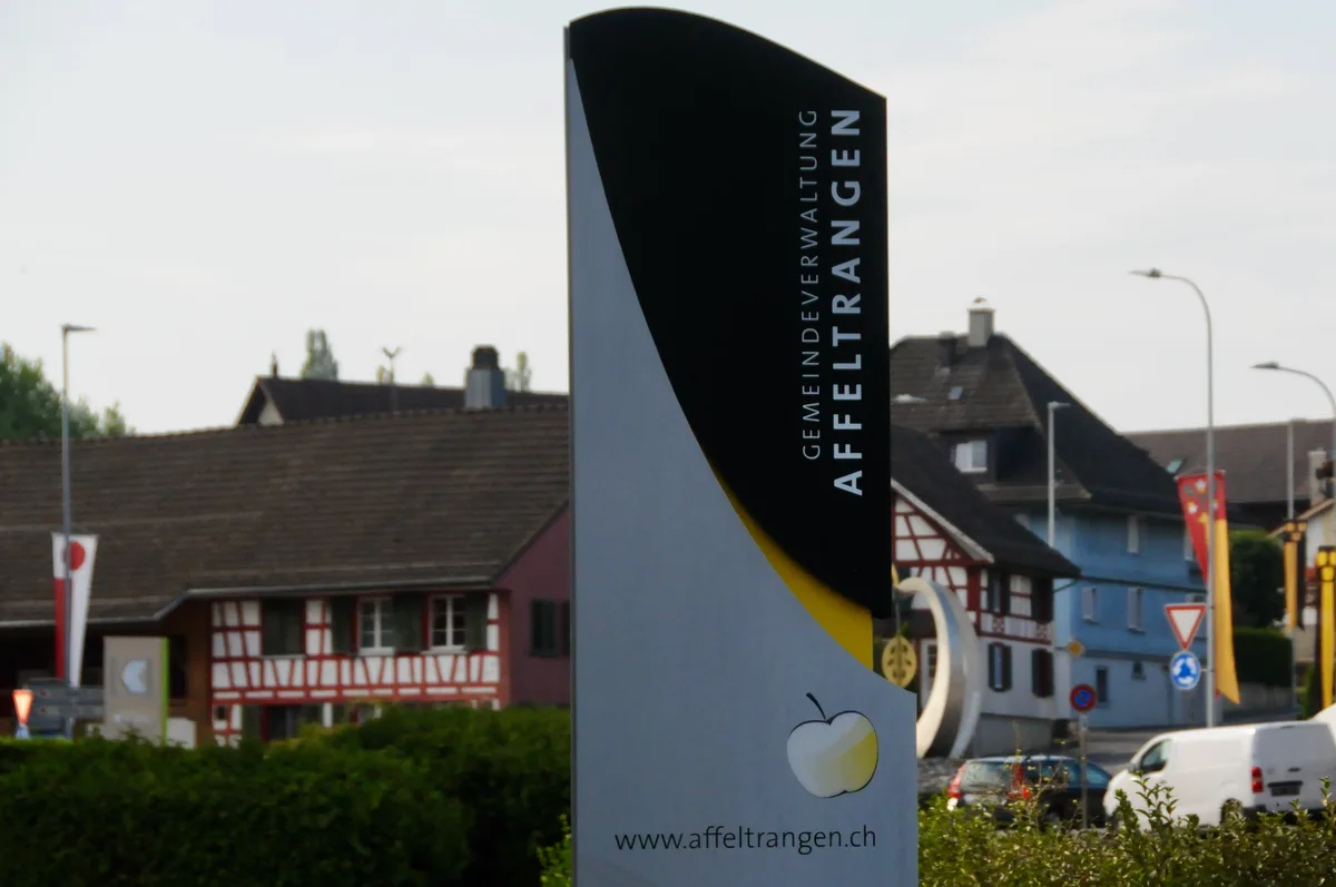 Ortstafel bei der Gemeindeverwaltung in Affeltrangen TG